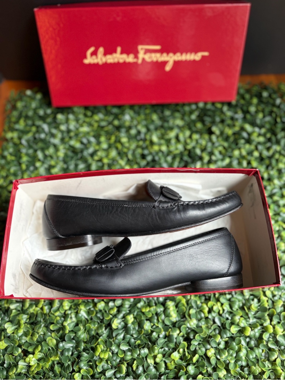 Salvatore Ferragamo Levante Loafers Womens 9.5 AAAA Narrow Black Leather w/ Box